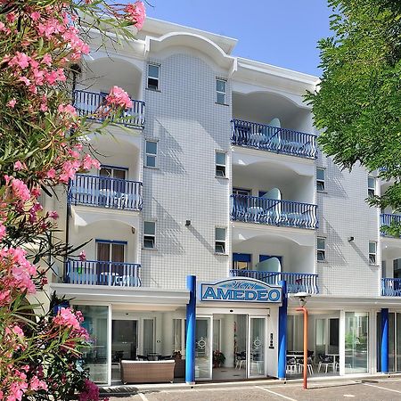 Hotel Amedeo Misano Adriatico Luaran gambar