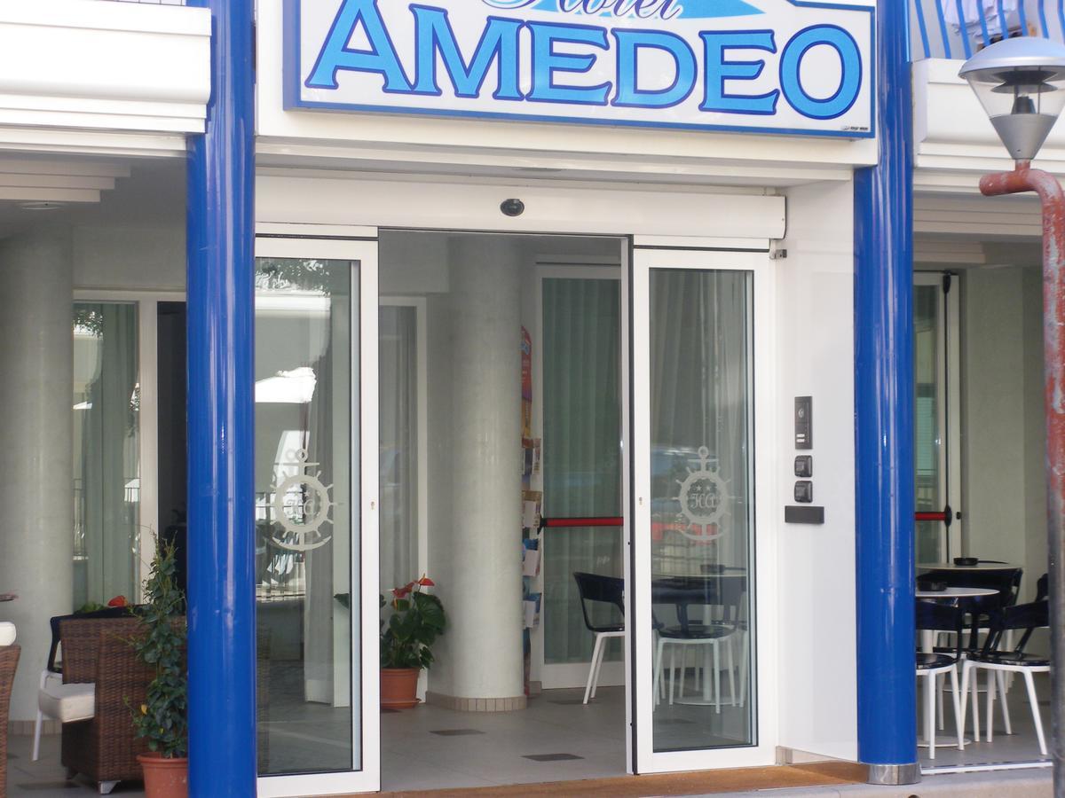 Hotel Amedeo Misano Adriatico Luaran gambar